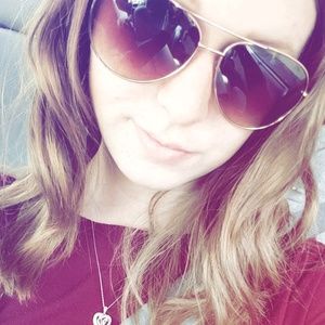 Meet your Posher, Alissa